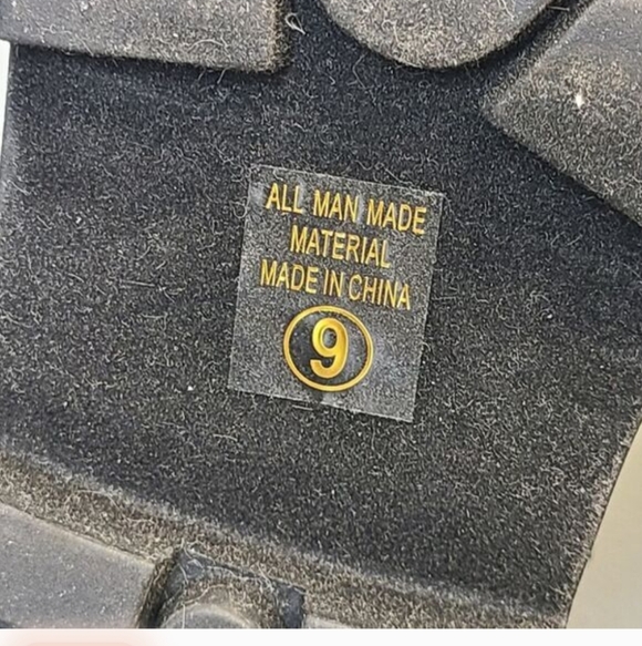 Soda Pilot Womens Lug Sole Low Heel Chelsea Fashion Black Ankle Booties 9 - Picture 12 of 12